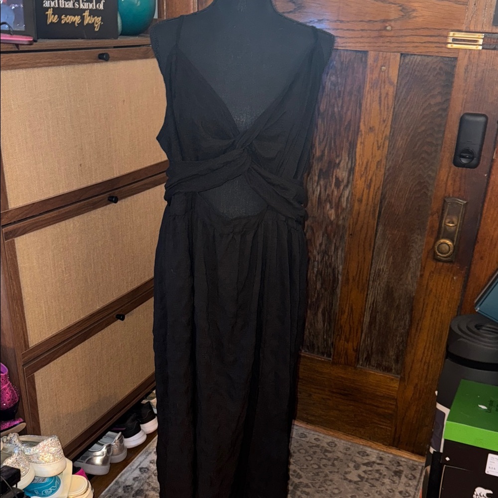 Black Sleeveless Dress